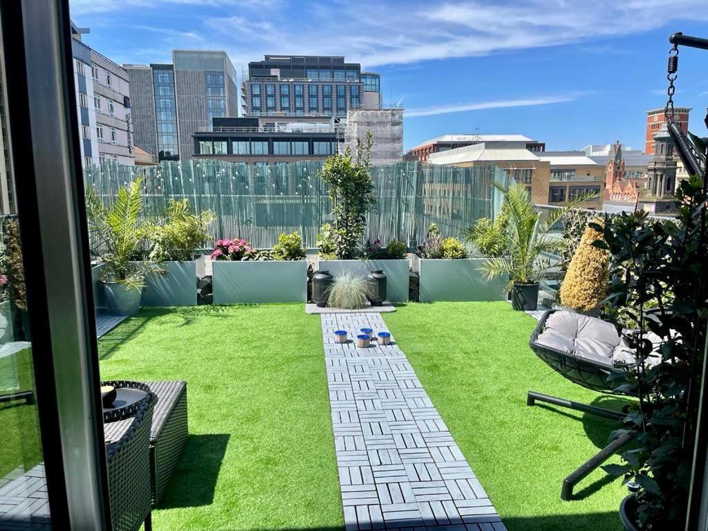 Luxury 9Ine Penthouse With Garden & Jacuzzi Apartamento Birmingham Exterior foto